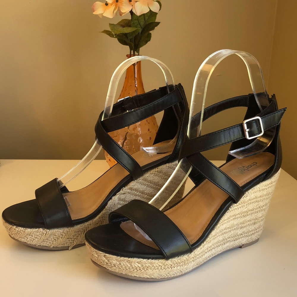 CHARLOTTE RUSSE black wedges size 7 Great style